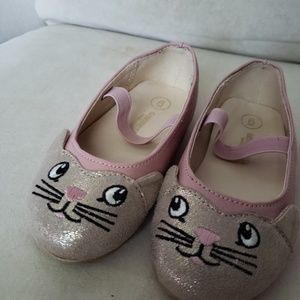 Osh Kosh Glitter tip Cat face shoes 6